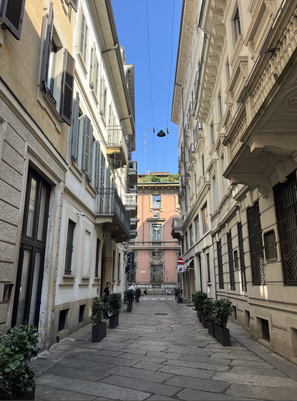 An alleyway in Milan
