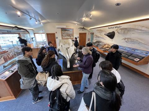 Group of students at the UO Institute of Marine Biology