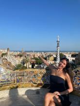 Lindsay smiling at park de gaulle in Barcelona