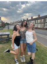 UO students posing together 