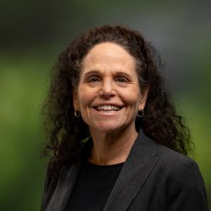 Dana Beegun Headshot