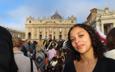 Image of Sarah with Saint Peter's Basilica in the background