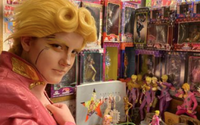 Elizabeth in cosplay as character Giorno Giovanna at a Jojo’s Bizarre Adventure themed ramen place in Osaka