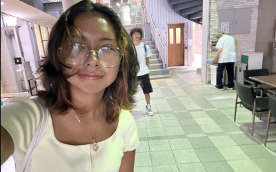 A uo student taking a selfie