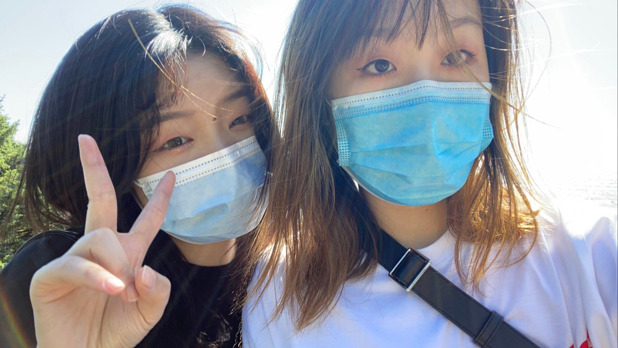 students with face coverings